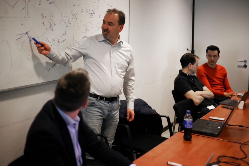 murab-reviewmeeting-utwente-0419-01